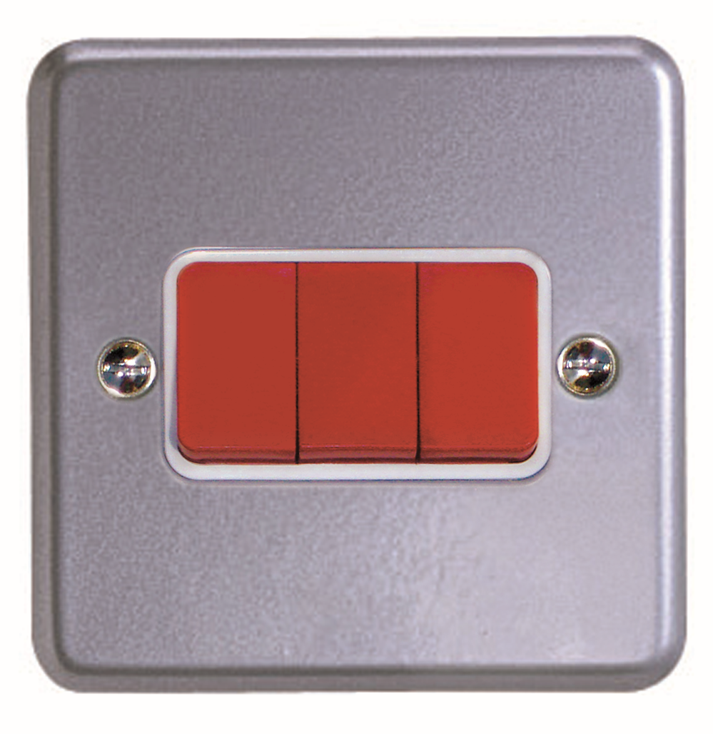 MK G-4473RR 3GANG 2WAY SWITCH RED DOLLEY