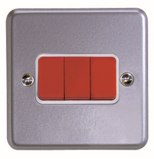 MK G-4473RR 3GANG 2WAY SWITCH RED DOLLEY
